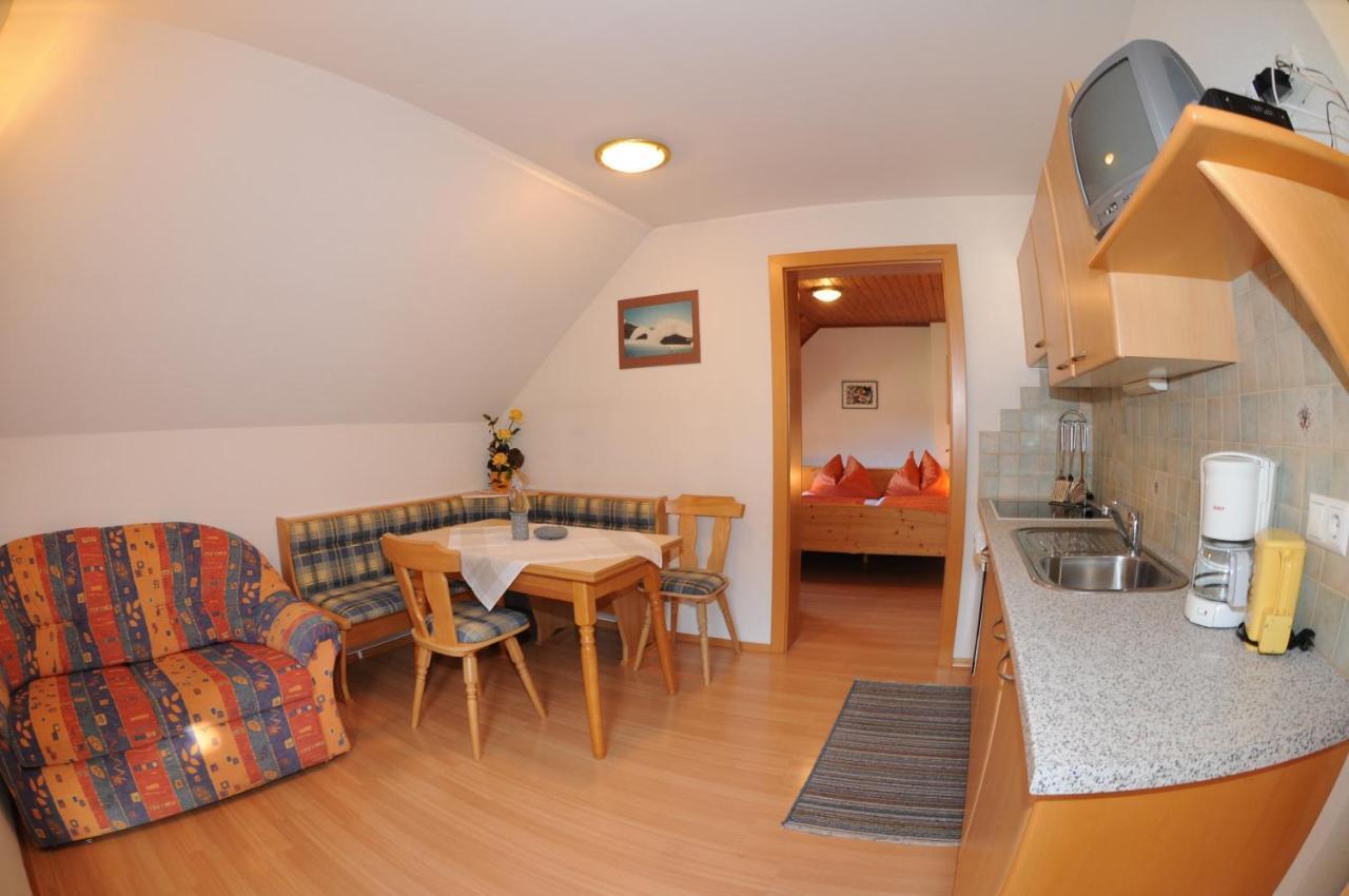 Haus Lukasser Grobming Pokoj fotografie