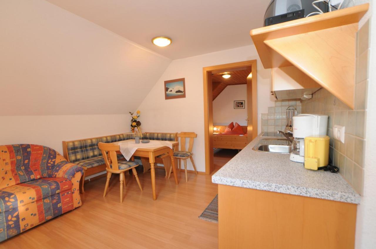 Haus Lukasser Grobming Pokoj fotografie